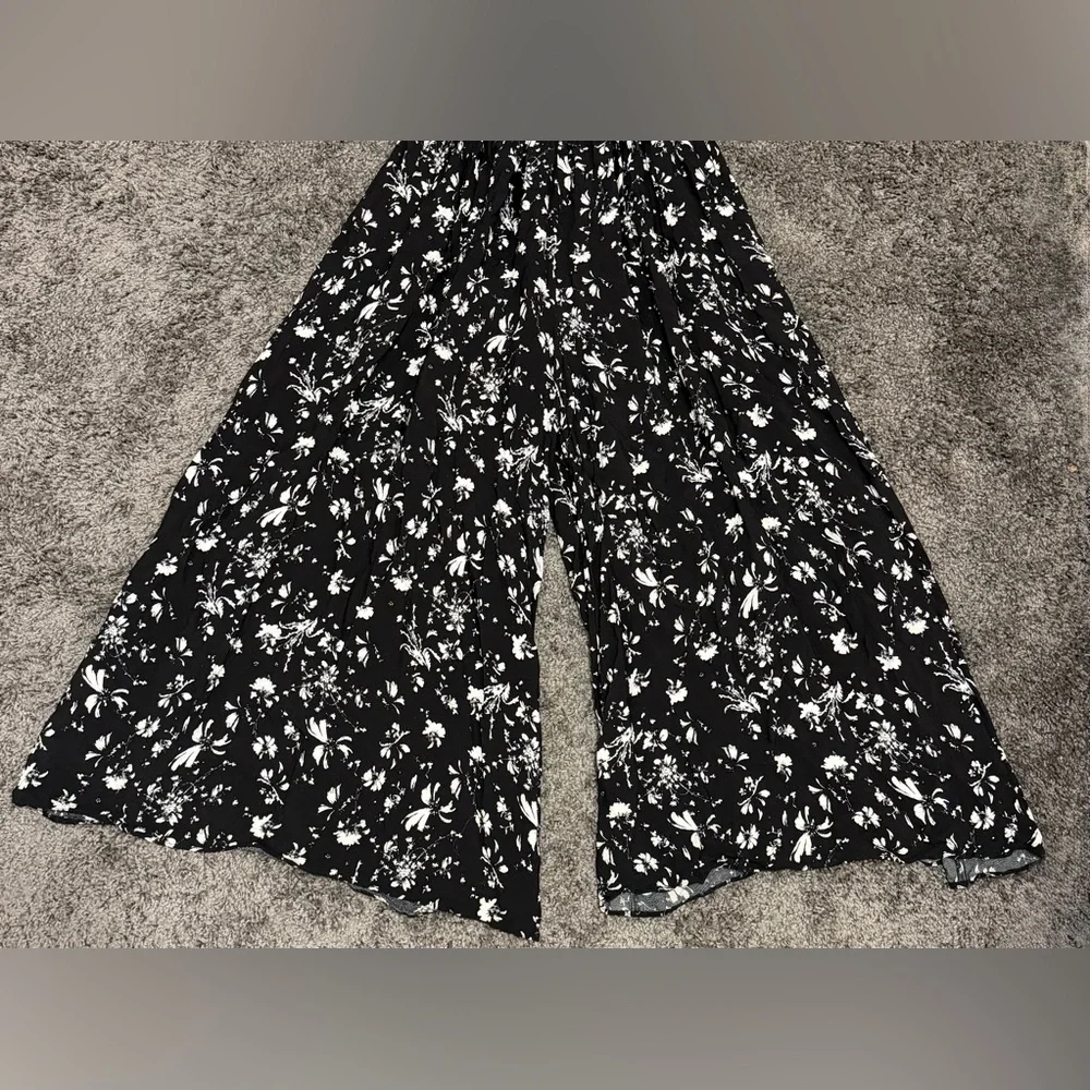 FREE PEOPLE Color My World Jumpsuit Black White Floral Wide Leg Palazzo Size XS